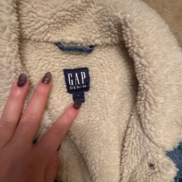 GAP Cream Sherpa lined Jean Jacket - Picture 2 of 5